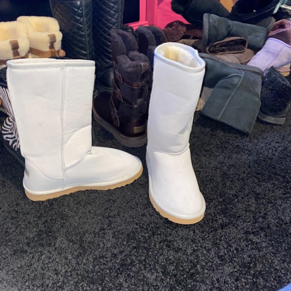 Brand New Tall Light Blue Uggs Size 9 - Picture 2 of 7